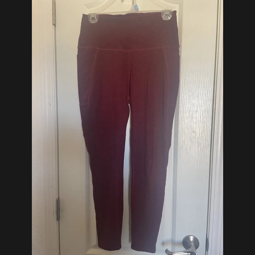 PELOTON WOMEN’S BEYOND YOGA LEGGINGS SIZE LARGE